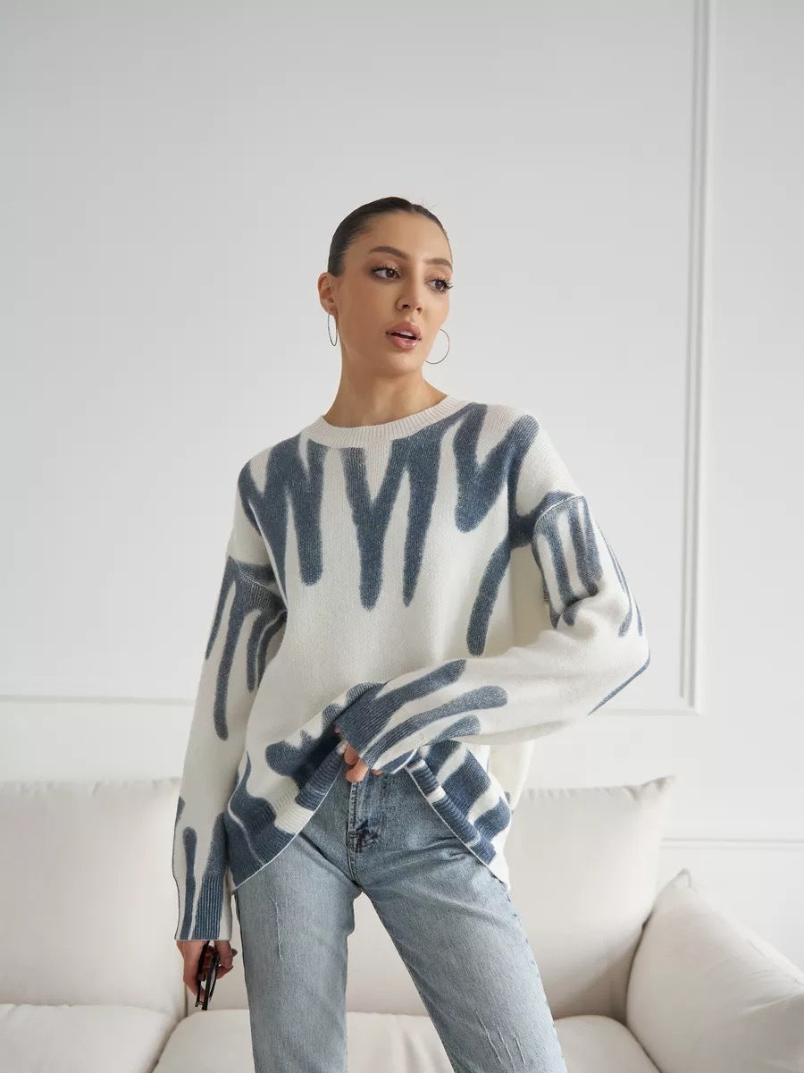 Women's oversized sweater - Modern print knitted sweater with round neckline